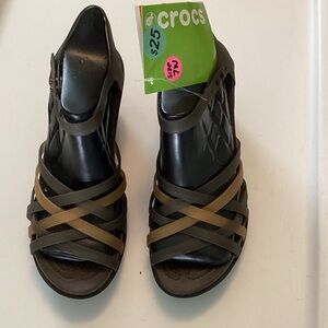 CROCS Women's Black and Brown Strappy Wedge Sandals